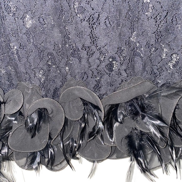 Lace feather dress - Picture 3 of 3